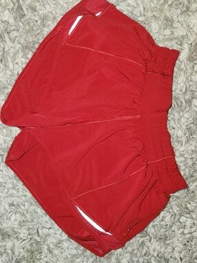 Lululemon Hotty Hot Short II *2.5"Dark Red Size 2
